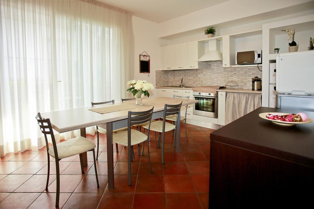 B&B A Casa Di Amici Джардини-Наксос Экстерьер фото