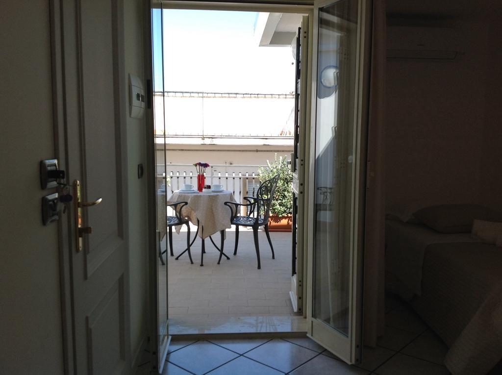 B&B A Casa Di Amici Джардини-Наксос Экстерьер фото