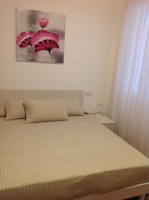 B&B A Casa Di Amici Джардини-Наксос Номер фото